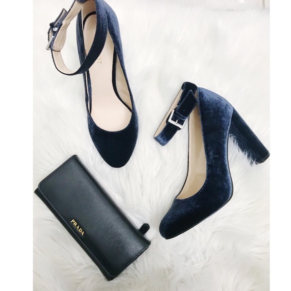 Nine West Shoes - Navy Velvet Heels 🎀